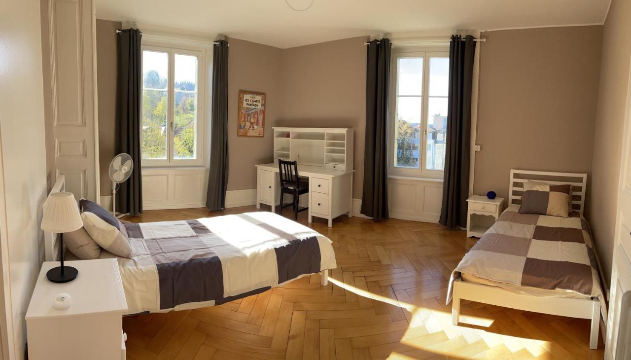 Le Locle : Bel Appartement Chaleureux Exterior foto