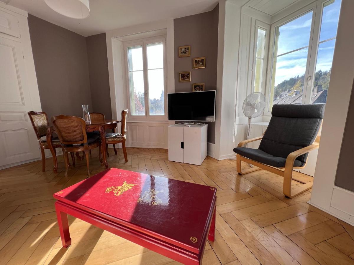 Le Locle : Bel Appartement Chaleureux Exterior foto